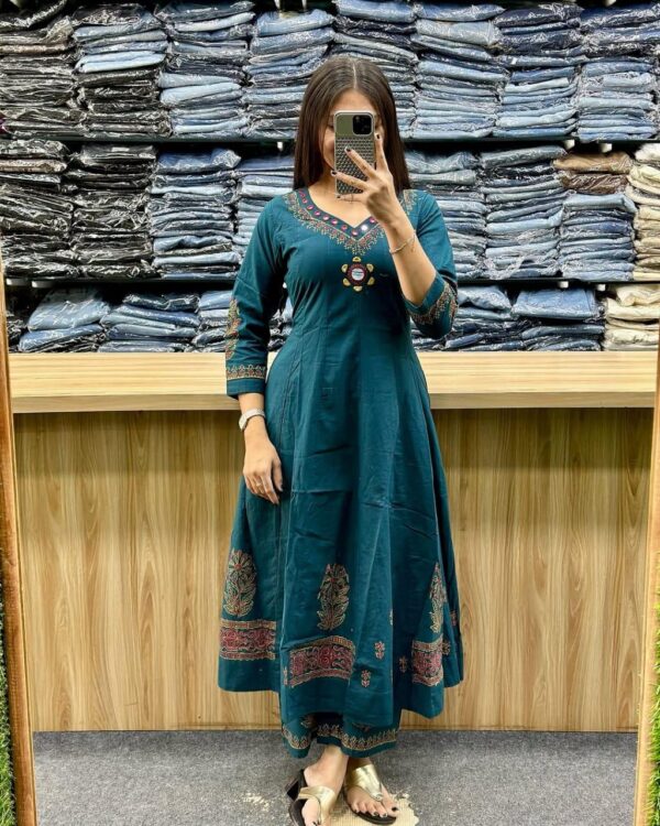 WOMES PARTY WEAR AND FORMAL ALL TIME SUITED KURTIS 3 PIECE SET FOR WOMENS (ROYAL)