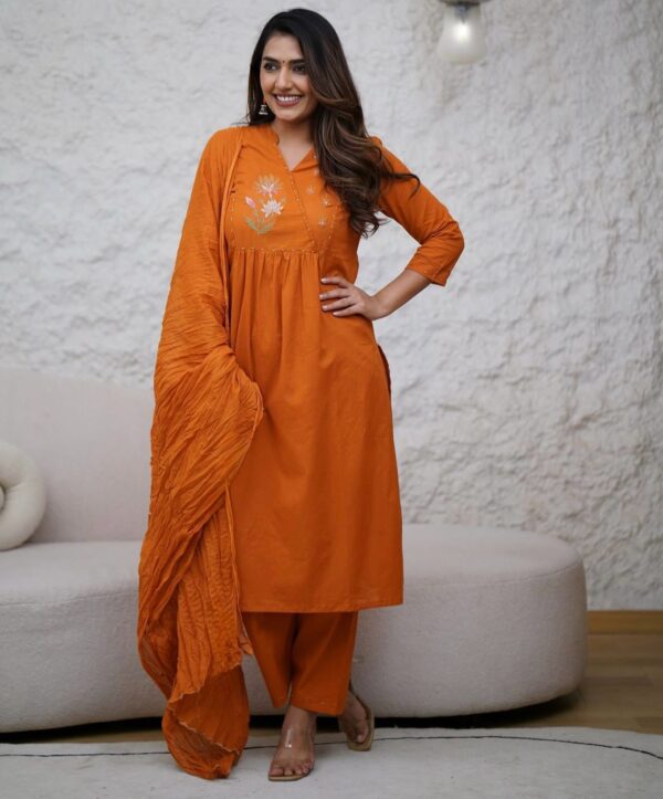WOMES PARTY WEAR AND FORMAL ALL TIME SUITED KURTIS 3 PIECE SET FOR WOMENS (ROYAL)