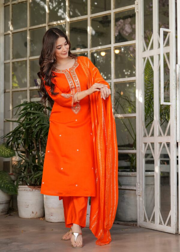 WOMES PARTY WEAR AND FORMAL ALL TIME SUITED KURTIS 3 PIECE SET FOR WOMENS (ROYAL)