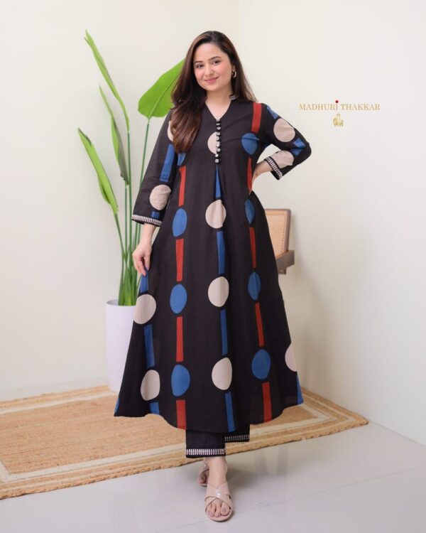 WOMES PARTY WEAR AND FORMAL ALL TIME SUITED KURTIS 3 PIECE SET FOR WOMENS (ROYAL)