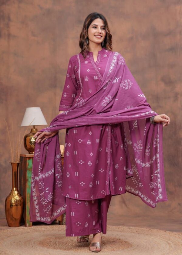 WOMES PARTY WEAR AND FORMAL ALL TIME SUITED KURTIS 3 PIECE SET FOR WOMENS (ROYAL)