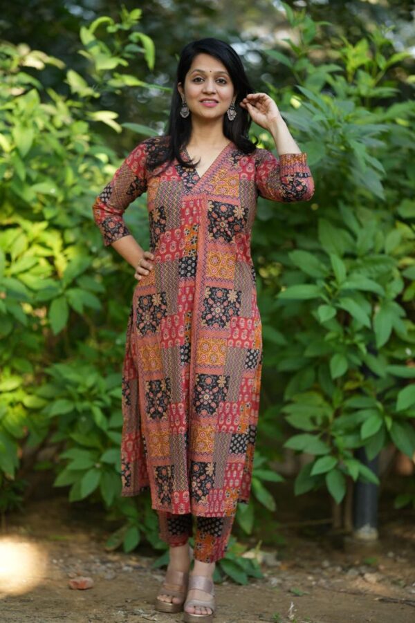 WOMES PARTY WEAR AND FORMAL ALL TIME SUITED KURTIS 3 PIECE SET FOR WOMENS (ROYAL)