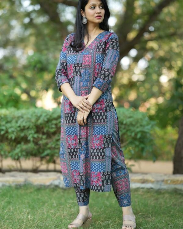 WOMES PARTY WEAR AND FORMAL ALL TIME SUITED KURTIS 3 PIECE SET FOR WOMENS (ROYAL)