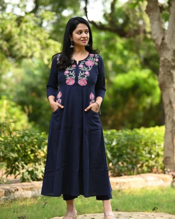 WOMES PARTY WEAR AND FORMAL ALL TIME SUITED KURTIS 3 PIECE SET FOR WOMENS (ROYAL)
