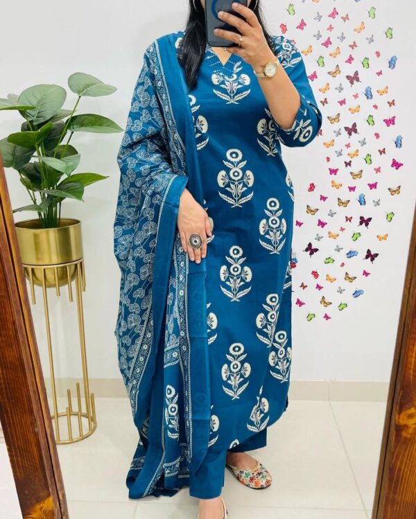 WOMES PARTY WEAR AND FORMAL ALL TIME SUITED KURTIS 3 PIECE SET FOR WOMENS (ROYAL)