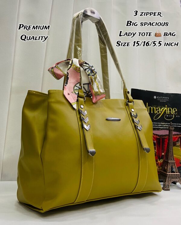 Stylish Medium Flap Shoulder Bag (White)