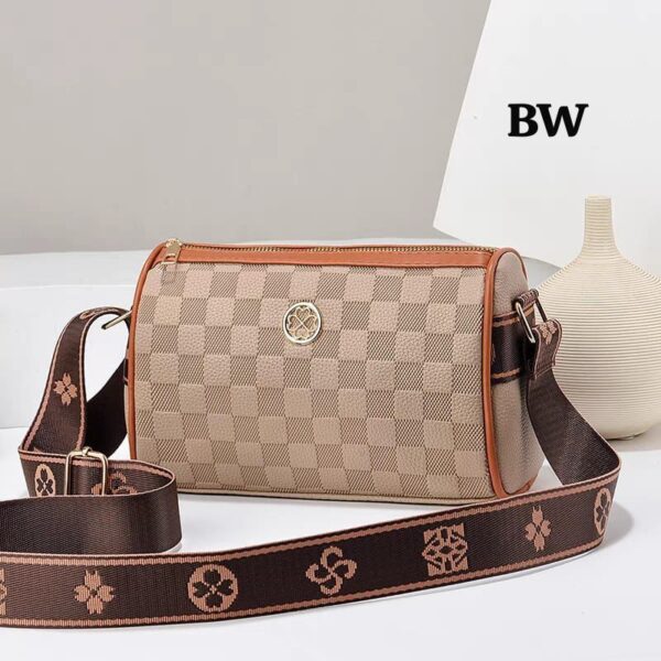 Shandidaishu Black Patent Crossbody Bag