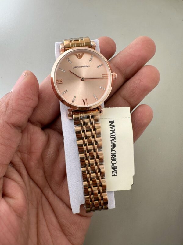 EMPORIO ARMANI WOMENS PREMIUM WEIGHT LESS WATCH FOR ALL TIME USE STAINLESS STEEL