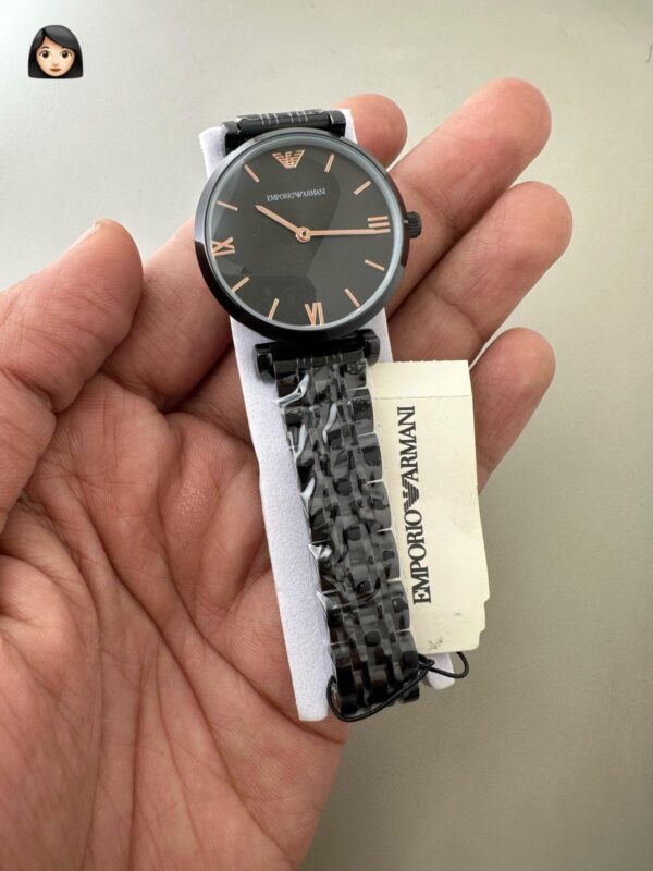 EMPORIO ARMANI WOMENS PREMIUM WEIGHT LESS WATCH FOR ALL TIME USE STAINLESS STEEL