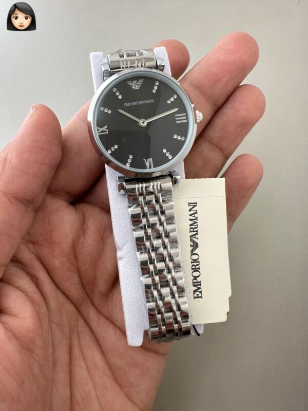 EMPORIO ARMANI WOMENS PREMIUM WEIGHT LESS WATCH FOR ALL TIME USE STAINLESS STEEL