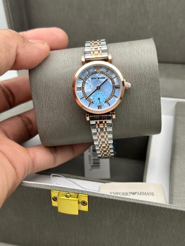 EMPORIO ARMANI WOMENS PREMIUM WEIGHT LESS WATCH FOR ALL TIME USE STAINLESS STEEL