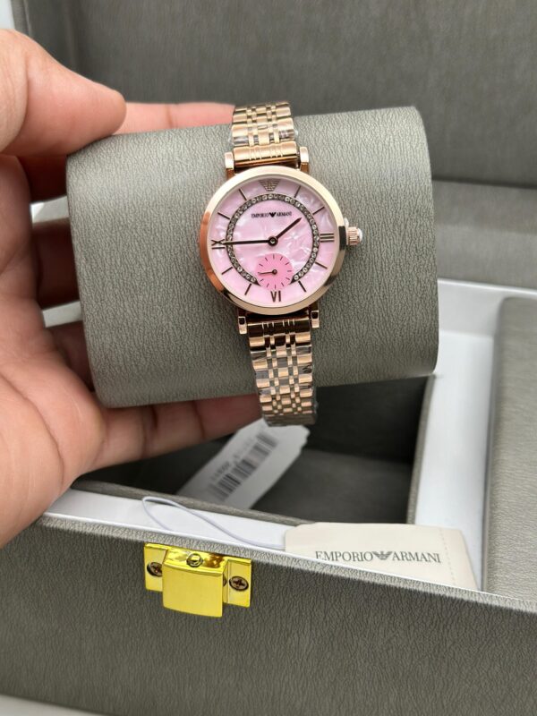 EMPORIO ARMANI WOMENS PREMIUM WEIGHT LESS WATCH FOR ALL TIME USE STAINLESS STEEL