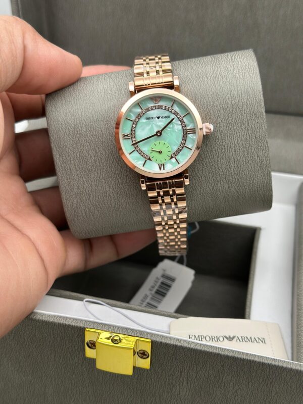 EMPORIO ARMANI WOMENS PREMIUM WEIGHT LESS WATCH FOR ALL TIME USE STAINLESS STEEL