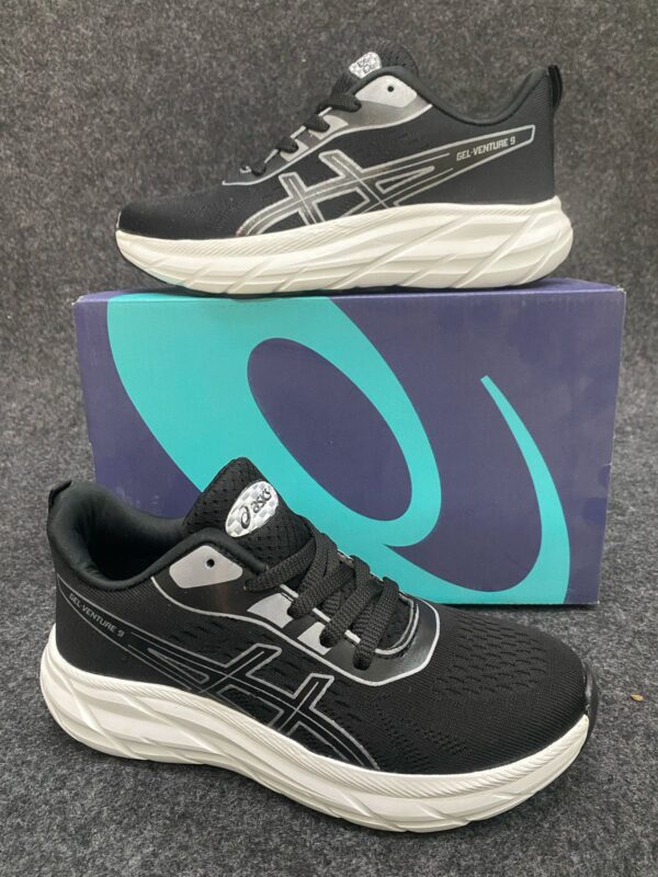 Asics Gel-Venture 9 Running Shoes (Black/White Sole)