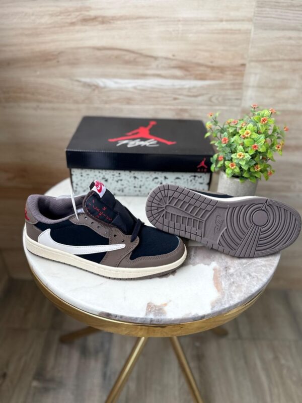 Travis Scott x Nike Air Jordan 1 Low